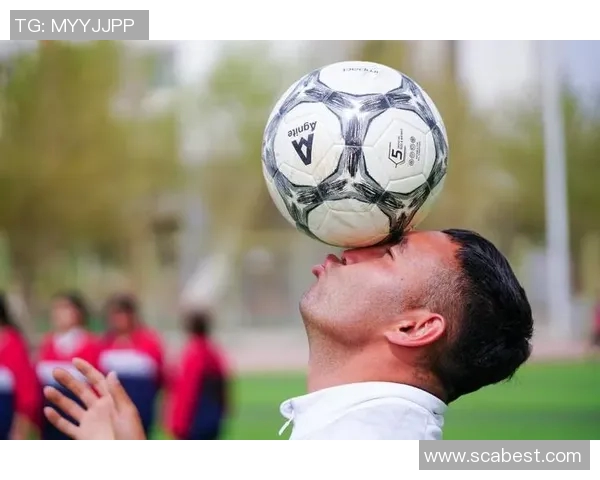 足球明星小视频带你领略绿茵场上的精彩瞬间与动人故事